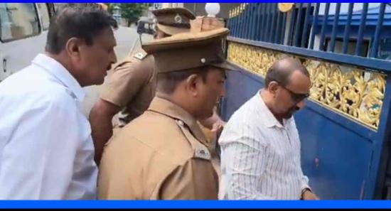 මන්ත්‍රී චමින්ද විජේසිරිට වසර එකහමාරක සිර දඬුවමක්.